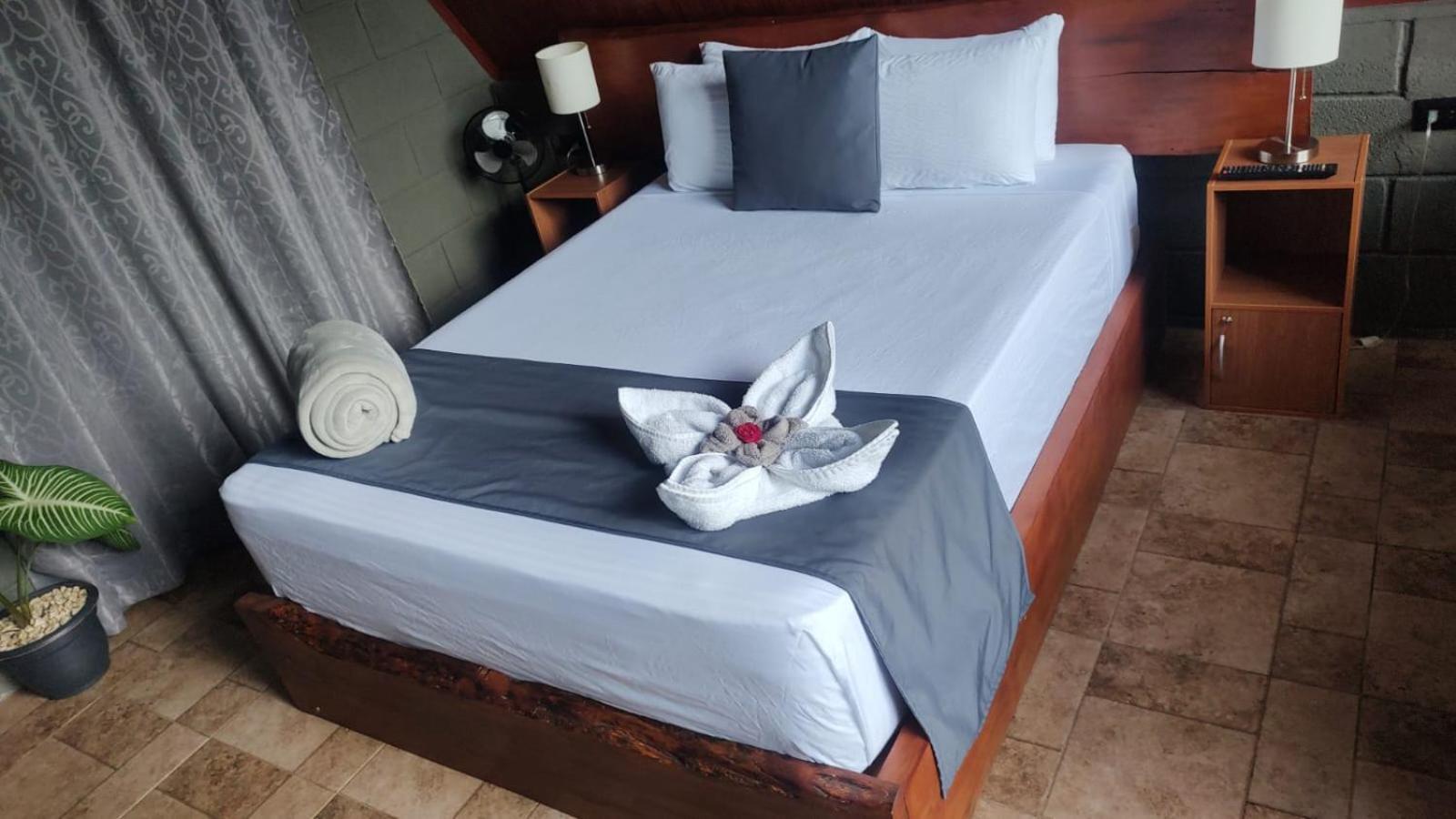 Chalet Yarumo Lodge, Rio Celeste Black