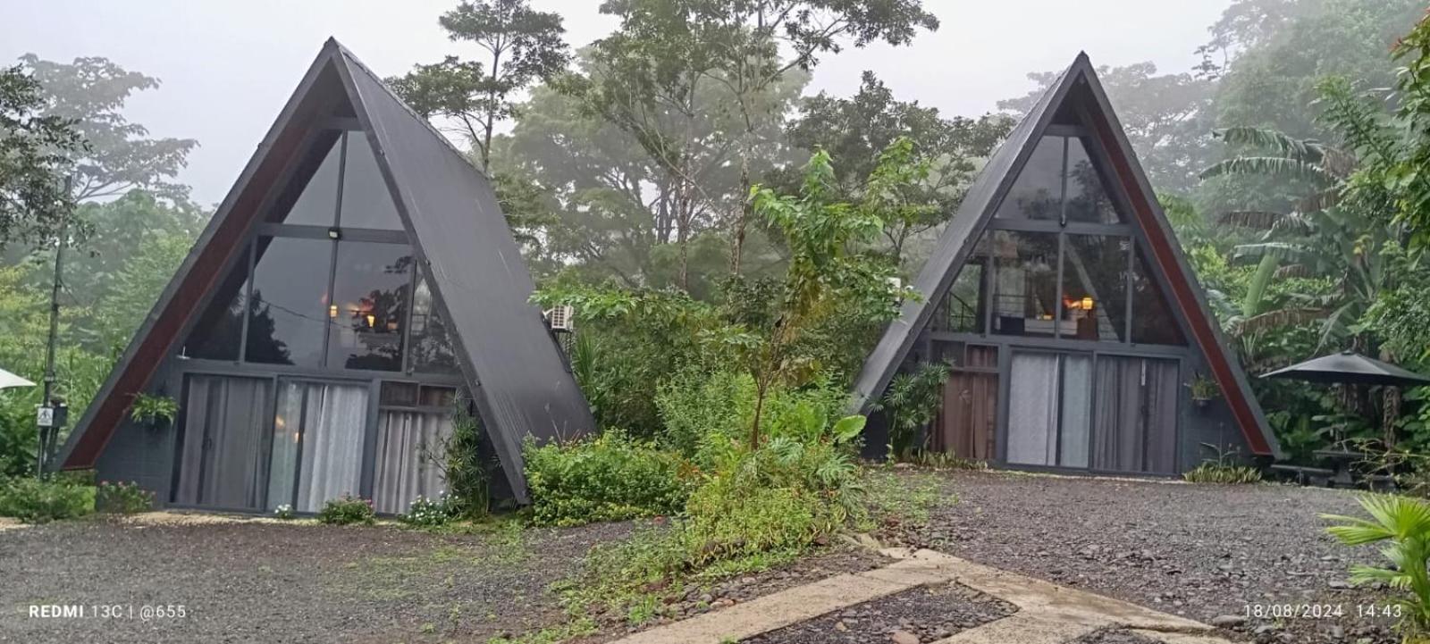 Yarumo Lodge, Rio Celeste Black Chalet *